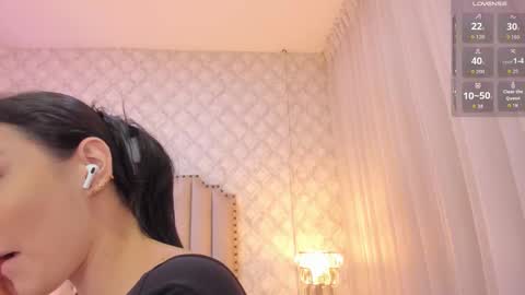    online show from March 26, 11:23 am