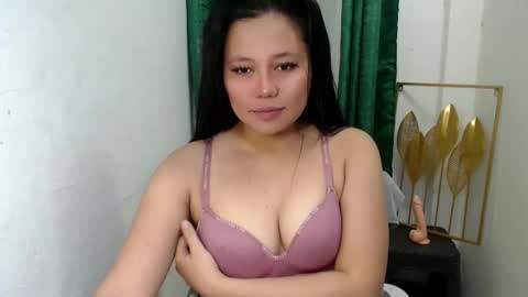 pinay_juliet online show from April 18, 11:45 am