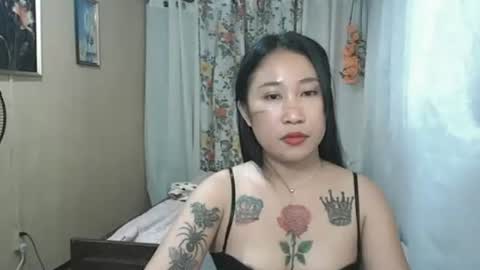 yumie  online show from April 29, 3:10 am