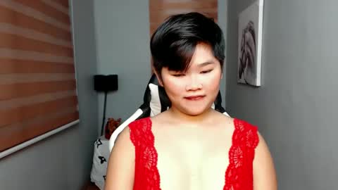 Snapshot of pinayprincesslyn chatting on January 26, 6:49 am Lyn the Lesbian online show from January 26, 6:49 am