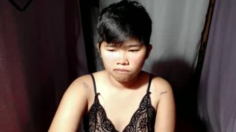 Snapshot of pinayprincesslyn chatting on October 28, 8:03 pm Lyn the Lesbian online show from October 28, 8:03 pm