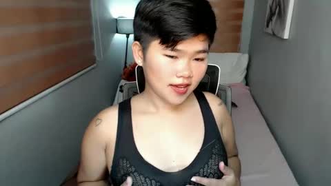 Snapshot of pinayprincesslyn chatting on January 10, 2:46 am Lyn the Lesbian online show from January 10, 2:46 am