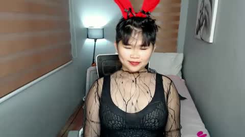 Snapshot of pinayprincesslyn chatting on January 12, 12:23 pm Lyn the Lesbian online show from January 12, 12:23 pm