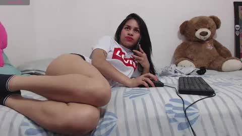 pink_love_25 online show from November 17, 2:45 am