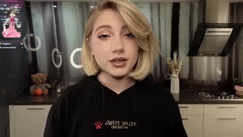 Adele online show from February 25, 10:26 am