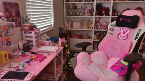 pinkcheetodomain online show from April 4, 4:06 pm