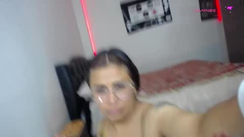 VIOLETA LOPEZ online show from April 16, 12:00 am