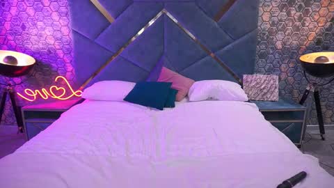 pixiehott online show from December 1, 4:27 am