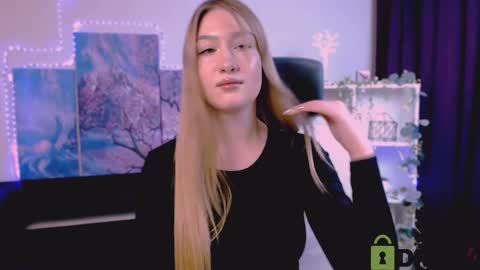 Sophie online show from February 19, 9:14 pm