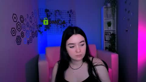 Sophie online show from March 18, 10:15 pm