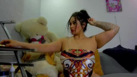 Snapshot of pocahontas_d chatting on September 17, 6:33 am catalina online show from September 17, 6:33 am