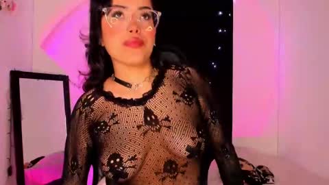 Willow                      Hours 12pm to 630pm Colombian time FRIDAY AND SUNDAY FREE DAYS online show from January 30, 5:39 pm