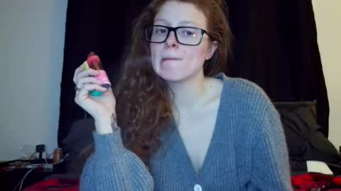 poisonivyy95 online show from June 26, 1:51 am