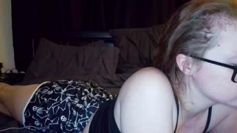 poisonivyy95 online show from July 16, 2:27 am