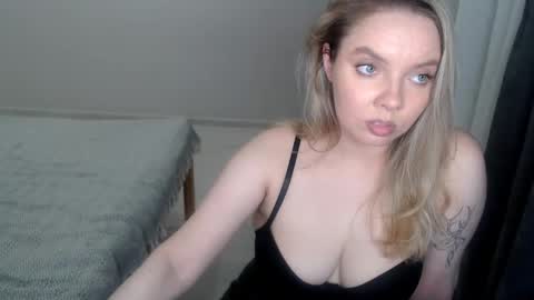 Snapshot of polinajones chatting on February 6, 7:18 pm PolinaJones online show from February 6, 7:18 pm