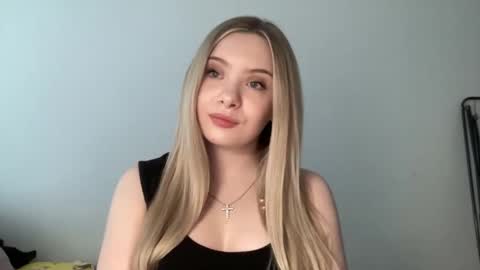 polishangel222 online show from April 23, 3:25 pm