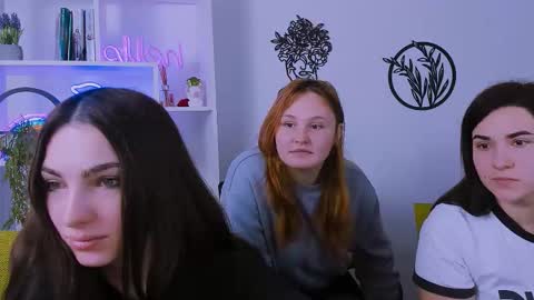 polly_cute1 online show from February 18, 12:48 pm