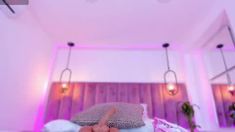 POLLY online show from March 31, 10:15 am