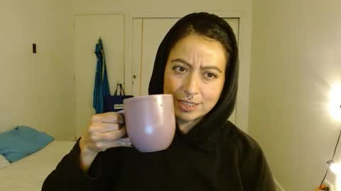 Poly online show from December 18, 1:32 am