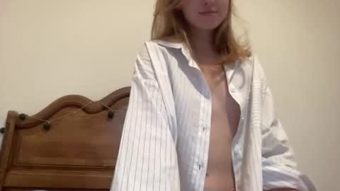 Snapshot of poppysweety422 chatting on October 9, 4:33 pm poppysweety422 online show from October 9, 4:33 pm