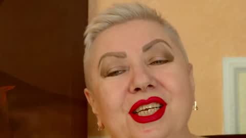 LADY POSH online show from April 23, 8:00 pm