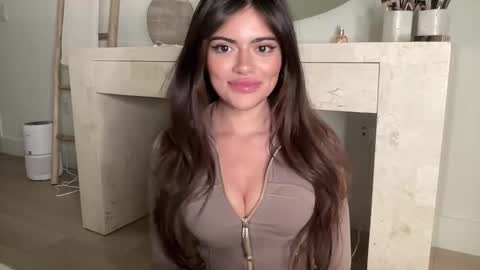 Selena online show from February 4, 1:30 am