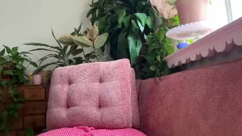 Pretend online show from June 18, 3:17 pm