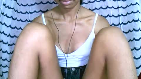 prettiethalia online show from January 14, 6:24 pm