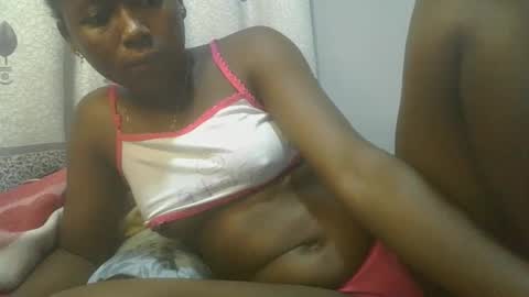 Snapshot of pretty_abella chatting on February 3, 12:03 pm abella online show from February 3, 12:03 pm