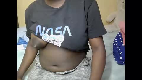 pretty_barbz online show from March 29, 5:23 pm