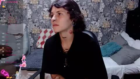 pretty_cristal22 online show from May 30, 12:47 pm