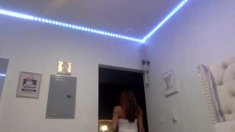 pretty_girl828687 online show from April 17, 4:03 am