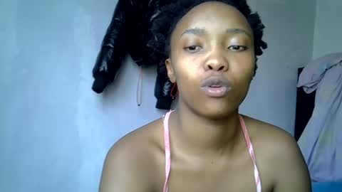pretty jazminee online show from June 18, 9:47 am