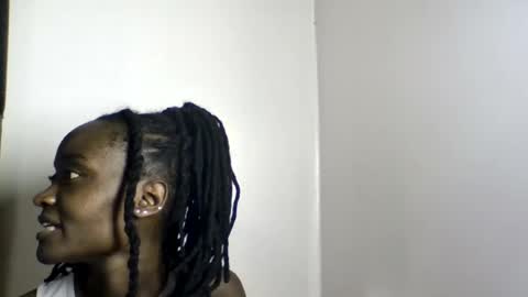 pretty luv1 online show from July 13, 6:19 pm