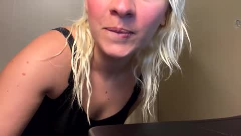 Missy  Jack online show from March 1, 5:12 pm