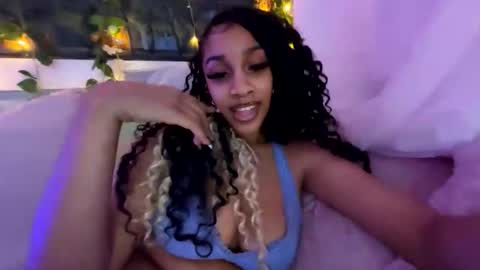prettyblackgal online show from February 3, 6:33 am