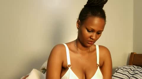 prettykeilaa online show from March 27, 8:48 am