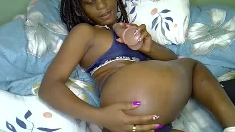 prettyleyla online show from October 29, 9:17 pm