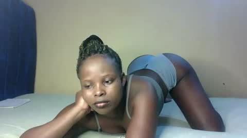 Melly online show from December 4, 7:03 pm