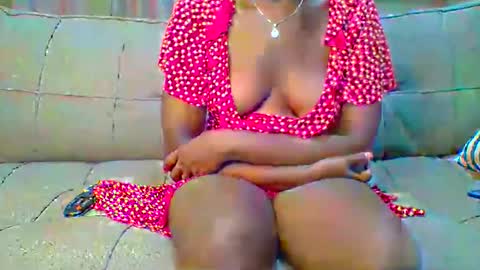 Snapshot of prettyqueen254 chatting on February 11, 10:28 pm pretty queen online show from February 11, 10:28 pm