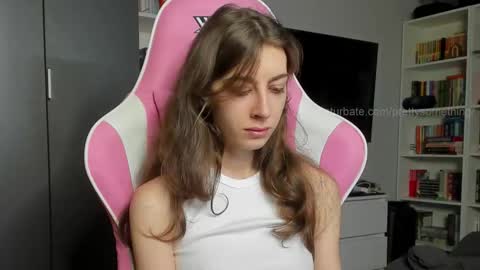 Sophie  next stream will be at Monday  i will wait you guys  online show from December 4, 8:27 am