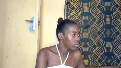 prettyzuzu online show from November 5, 9:47 am