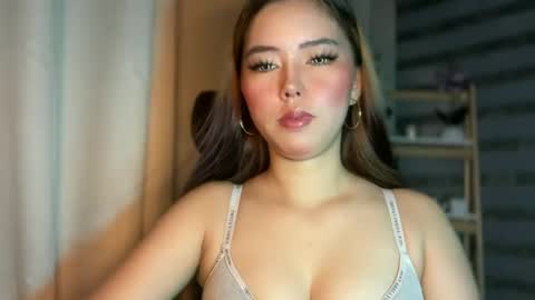 TINA  online show from August 5, 1:12 am