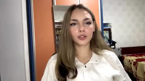 Amelia online show from November 18, 8:10 pm