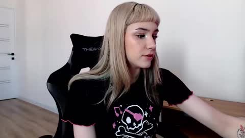 18 y.o online show from February 21, 12:39 pm