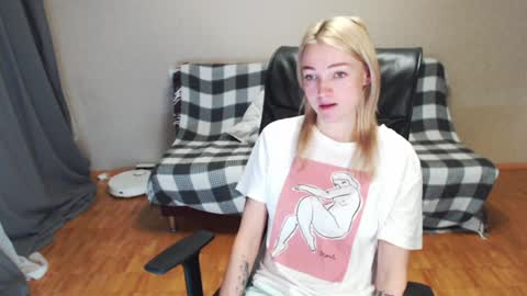 Polly online show from December 14, 4:01 am