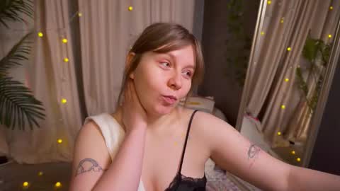 constant schedule Wednesday  Friday  Saturday  Sunday  The Rosemarie online show from February 11, 6:04 am