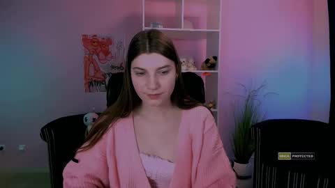Snapshot of pure_radiance chatting on March 10, 10:18 am Ask me3 online show from March 10, 10:18 am