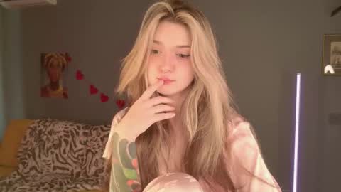 Bella online show from March 8, 5:33 am