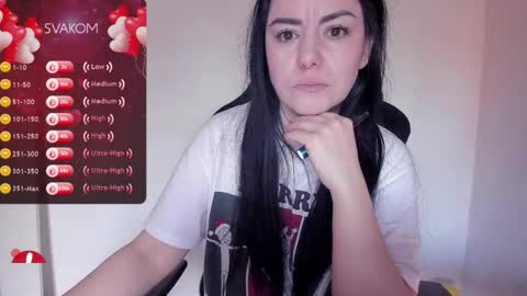 L online show from March 25, 4:43 pm